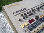 Roland TR-909 vintage analog drum machine 808 606 synth